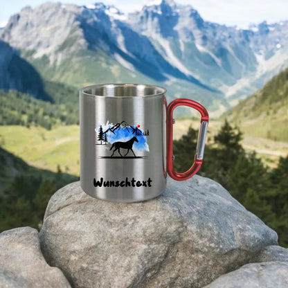 Edelstahltasse mit Karabiner - Pferd vor Bergmassiv